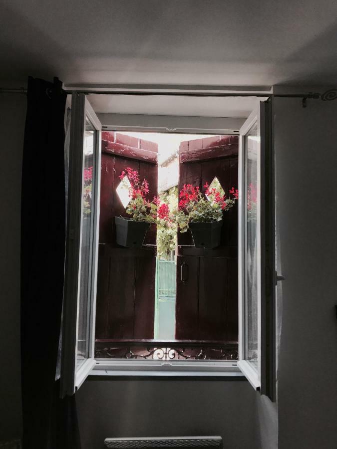 Gite Ancien Relais De Saint-Jacques ラ・ロシュ・ギヨン エクステリア 写真